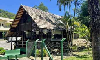 Imagem 2: CASA DE ALVENARIA DE 300m² COM QUATRO DORMITÓRIOS E UMA VAGA DE GARAGEM COBERTA NO CENTRO