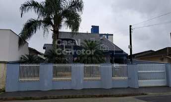 Imagem: LINDA E ESPAÇOSA CASA DE 3 DORMITÓRIOS