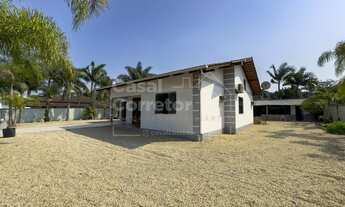 Imagem: LINDA CASA MUITO ESPAÇOSA DE 3 DORMITÓRIOS