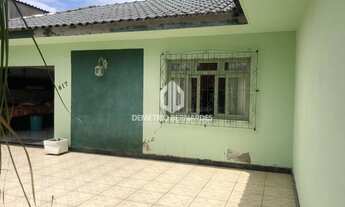 Imagem 6: Casa com três dormitórios e piscina Cordeiros Itajaí Demétrio Bernardes Imóveis