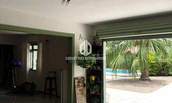 Imagem 5: Casa com três dormitórios e piscina Cordeiros Itajaí Demétrio Bernardes Imóveis