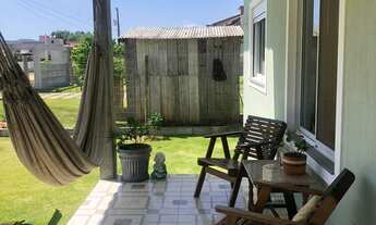 Imagem 2: Linda casa à venda com 2 dormitórios e belo quintal