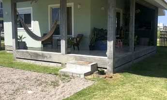 Imagem 4: Linda casa à venda com 2 dormitórios e belo quintal