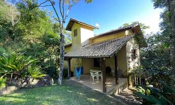 Imagem: Casa à venda em meio à natureza na Praia