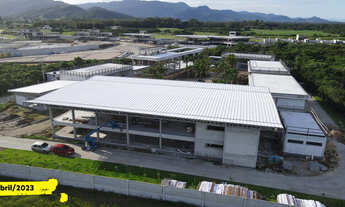 Imagem 5: Lindo apartamento térreo na Surfland frente para as piscinas do Resort