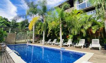 Imagem 1: Linda Pousada à venda na Praia do Rosa com 9 suites estilo loft, no centrinho, a caminho d