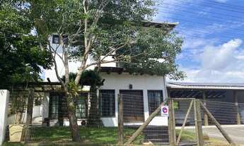 Imagem 7: Casa à venda em alto padrão rústico no centrinho da Praia do Rosa