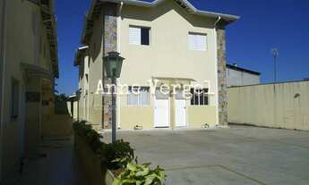 Imagem: Casa com 2 quartos e 1 vaga de carro à