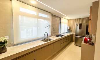 Imagem 4: Cobertura de Alto Padrão no Sion com Espaço Gourmet e Jacuzzi