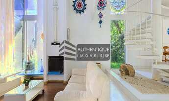 Imagem: Casa de vila na parte alta e tranquila de