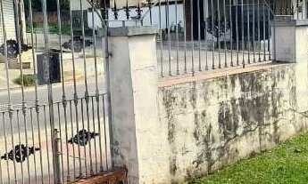 Imagem 2: Ótima casa, em 02 lotes + 01 posse, com Varanda, suíte e lazer