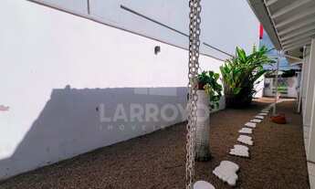 Imagem 7: 4 dormitórios, 1 suítes, 3 banheiro, 2 vagas na garagem