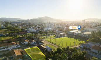 Imagem 3: 4 dormitórios, 2 banheiro, 1 vaga na garagem