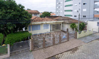 Imagem: 5 dormitórios, 1 suítes, 3 banheiro, 2