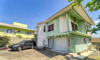 Imagem 2: 4 dormitórios, 2 suíte, 3 banheiro, 4 vagas na garagem