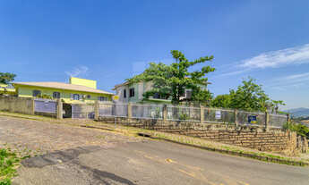 Imagem 1: 4 dormitórios, 2 suíte, 3 banheiro, 4 vagas na garagem