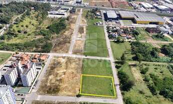 Imagem: Na Rua Jorge Lacerda