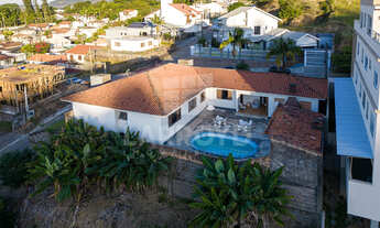 Imagem: 4 dormitórios, 1 suítes, 2 banheiro, 2