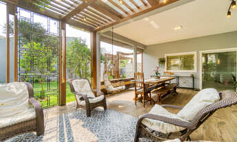 Imagem 2: 6 dormitórios, 2 suíte, 3 banheiro, 3 vagas na garagem