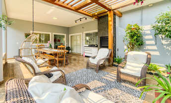 Imagem: 6 dormitórios, 2 suíte, 3 banheiro, 3