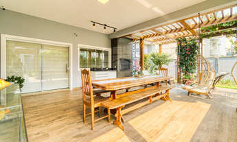 Imagem 4: 6 dormitórios, 2 suíte, 3 banheiro, 3 vagas na garagem