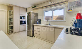 Imagem 2: 3 dormitórios, 1 suítes, 2 banheiro, 1 vaga na garagem