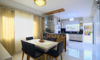 Imagem 6: 3 dormitórios, 1 suítes, 2 banheiro, 2 vagas na garagem