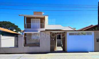 Imagem 2: 3 dormitórios, 1 suítes, 2 banheiro, 1 vaga na garagem