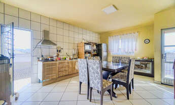 Imagem 7: 3 dormitórios, 1 suítes, 2 banheiro, 2 vagas na garagem