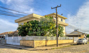 Imagem 1: 3 dormitórios, 1 suítes, 2 banheiro, 2 vagas na garagem