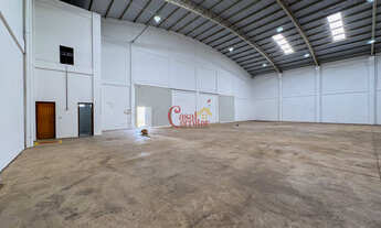 Imagem: Galpão com 700m² Área de Pátio Próximo