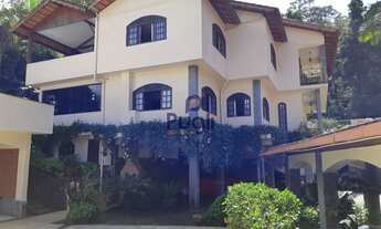 Imagem 2: Pousada Cinematográfica em Nova Friburgo - RJ | 2.200 m2 | 1.205 m2 de Construção