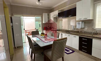 Imagem 7: Casa com móveis planejados