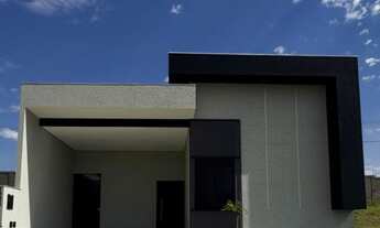 Imagem 1: Casa com piscina