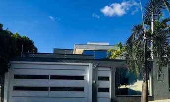 Imagem: Casa com móveis planejados e churrasqueira