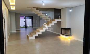 Imagem 2: Casa Sobrado com 5 Dormitorios sendo uma suite - Bairro Pitangueiras Canoas