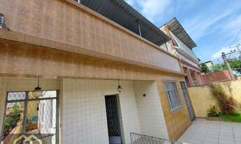 Imagem 5: 2 Casas com terraço e terreno