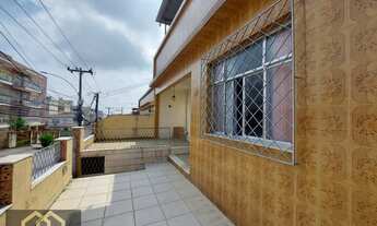 Imagem 6: 2 Casas com terraço e terreno