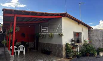 Imagem 2: Encantadora Residência de 3 Quartos, Incluindo Suíte Exclusiva - Seu Novo Lar Aguarda por