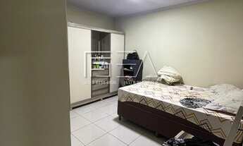 Imagem 7: Encantadora Residência de 3 Quartos, Incluindo Suíte Exclusiva - Seu Novo Lar Aguarda por