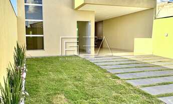 Imagem 4: Residência Tranquila: Casa de 3 Quartos com Suíte e Spa Privativo!