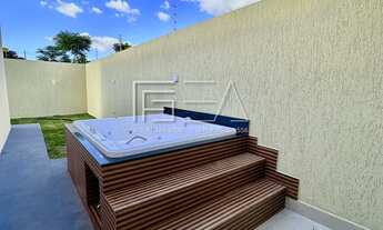 Imagem 2: Residência Tranquila: Casa de 3 Quartos com Suíte e Spa Privativo!