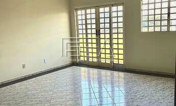 Imagem: OPORTUNIDADE! ALUGA-SE  APARTAMENTO COM