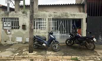 Imagem 2: Oportunidade Única! Prédio Comercial à Venda com Apartamento e Casa Anexa