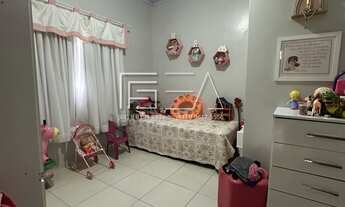 Imagem 6: Oportunidade Única! Prédio Comercial à Venda com Apartamento e Casa Anexa