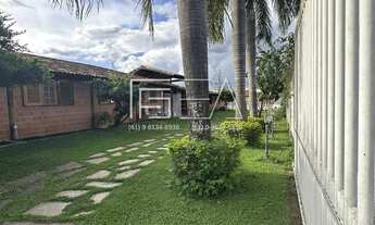 Imagem 4: Casa Espaçosa com Amplo Gramado????✨