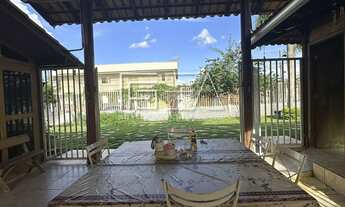 Imagem 5: Casa Espaçosa com Amplo Gramado????✨