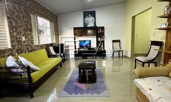 Imagem 4: Excelente Oportunidade: Casa com 3 Quartos e Edícula à Venda