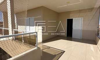 Imagem 3: Sobrado dos Disponível: 4 Quartos com Piscina e Conforto Garantido!