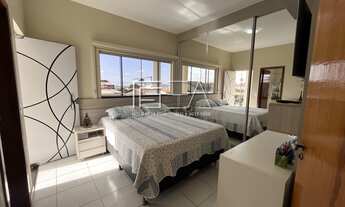 Imagem: Espaçoso Sobrado de 3 Quartos com Suíte